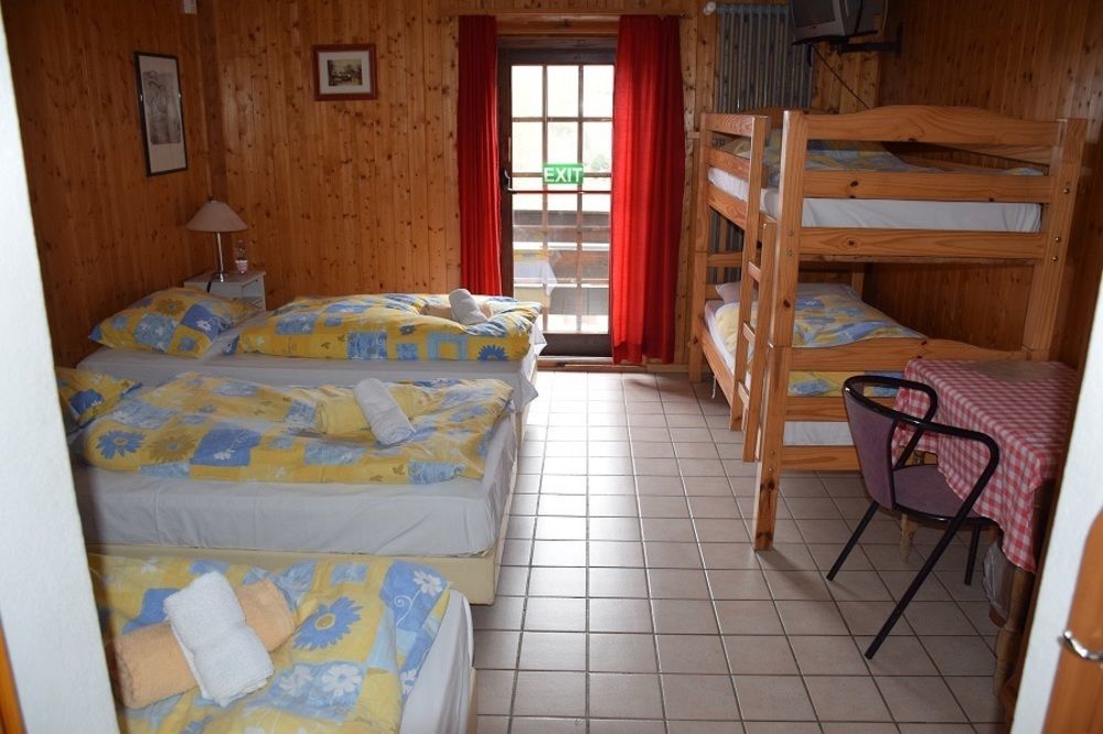Hotel De La Poste La Tzoumaz Bagian luar foto
